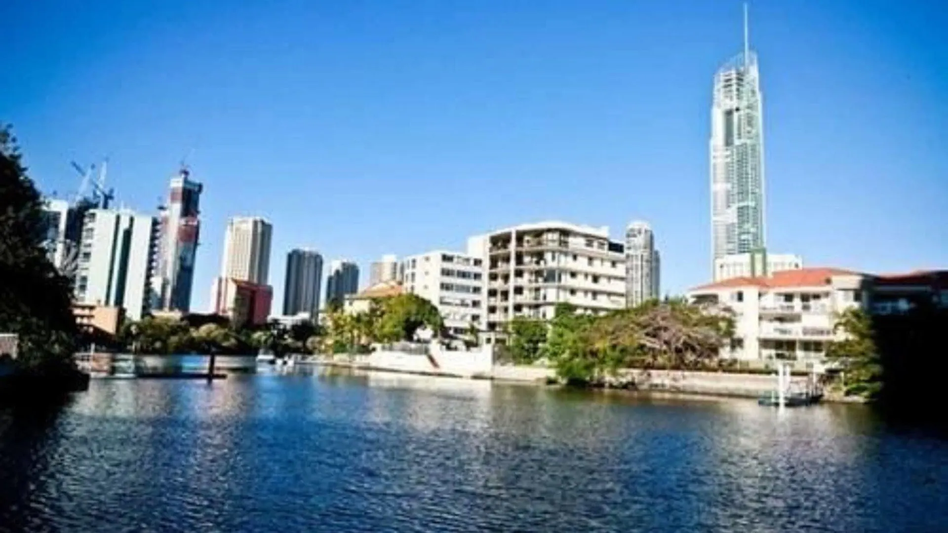*** Aparthotel Anchordown Apartments Gold Coast Australia